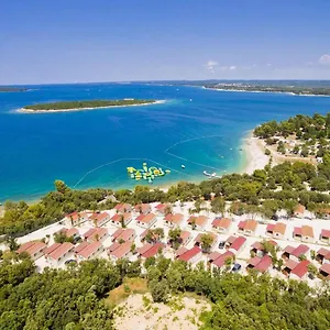 Dina , Pula Kroatien